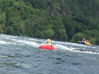Image of rafting along the Hiwassee river 